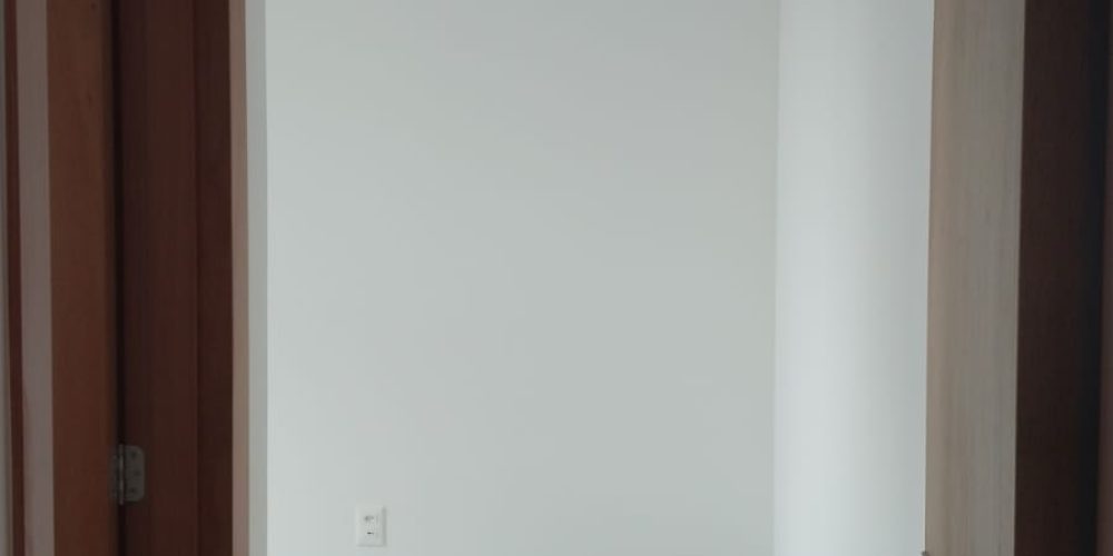 5. Quarto_Suíte_entrada-V